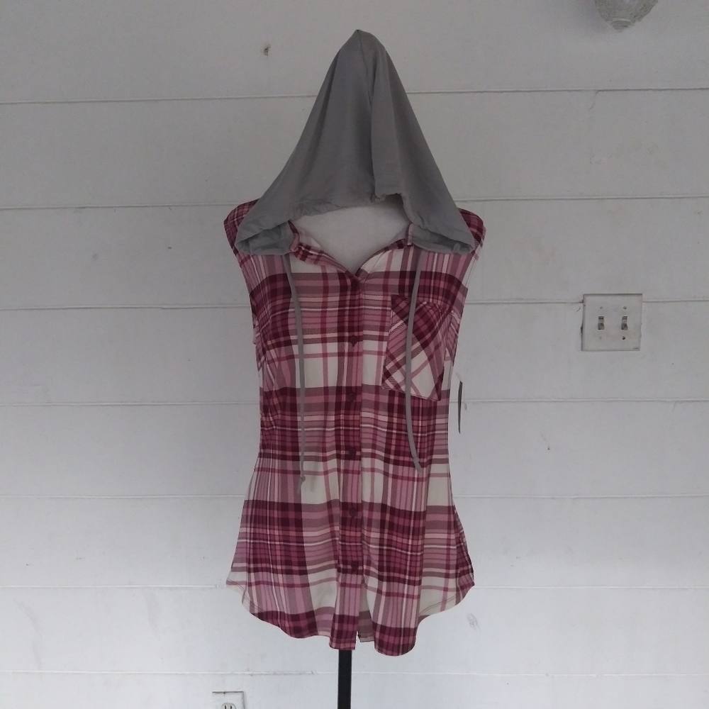 Pullover sleeveless hoodie